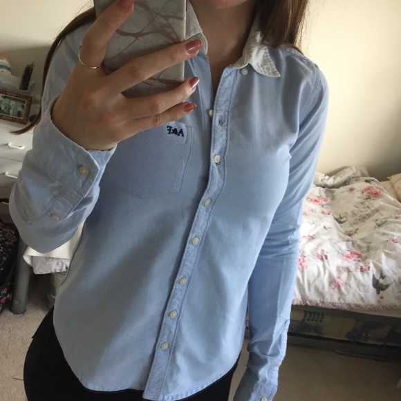 Abercrombie & Fitch button up Poplin Shirt -Medium - Picture 3 of 3